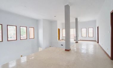 Rumah Modern 2Lantai 3kamar perlu renov dekat Kraton Solo, Danukusuman serengan Solo