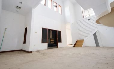 Rumah Modern 2Lantai 3kamar perlu renov dekat Kraton Solo, Danukusuman serengan Solo