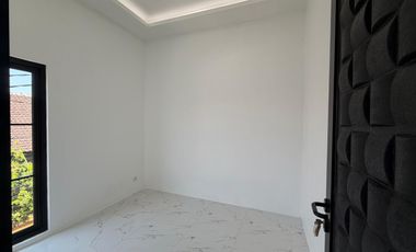 TURUN HARGA ! Rumah baru 2 lantai berlokasi di Denpasar Selatan