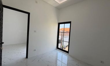 TURUN HARGA ! Rumah baru 2 lantai berlokasi di Denpasar Selatan