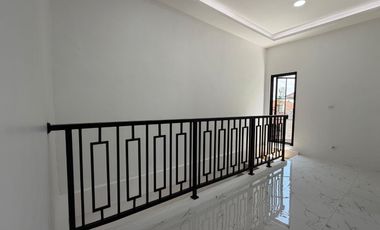 TURUN HARGA ! Rumah baru 2 lantai berlokasi di Denpasar Selatan