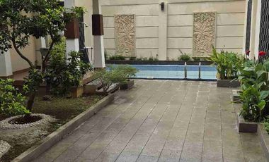 disewakan rumah ada kolam renang
