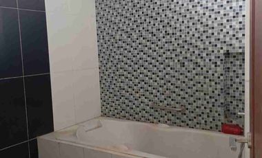 disewakan rumah ada kolam renang