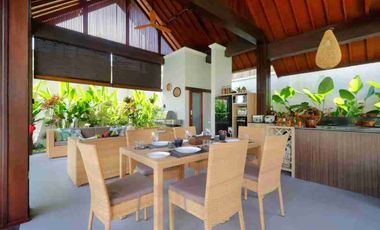 Dijual Vila Modern 7 Bedroom bebas banjir dekat pantai di Jimbaran