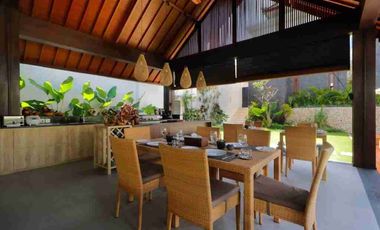 Dijual Vila Modern 7 Bedroom bebas banjir dekat pantai di Jimbaran