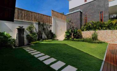 Dijual Vila Modern 7 Bedroom bebas banjir dekat pantai di Jimbaran