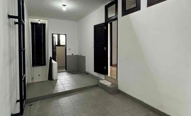 Disewakan Rumah Siap Huni Kondisi Sangat Bagus Fully Furnished di Kemang