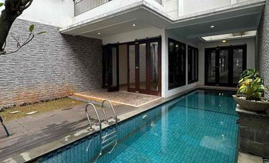 Disewakan Rumah Siap Huni Kondisi Sangat Bagus Fully Furnished di Kemang