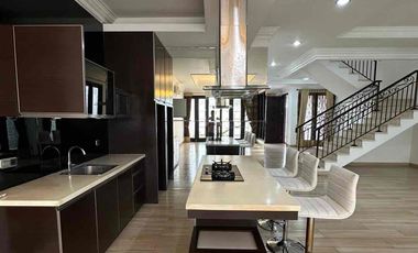 Disewakan Rumah Siap Huni Kondisi Sangat Bagus Fully Furnished di Kemang