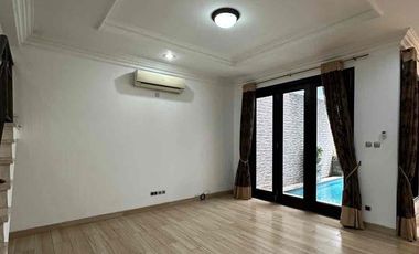 Disewakan Rumah Siap Huni Kondisi Sangat Bagus Fully Furnished di Kemang