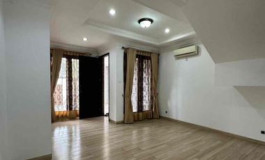 Disewakan Rumah Siap Huni Kondisi Sangat Bagus Fully Furnished di Kemang