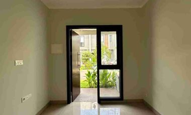 Sewa Rumah 2 Lantai Summarecon Crown Gading Nego