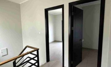Sewa Rumah 2 Lantai Summarecon Crown Gading Nego