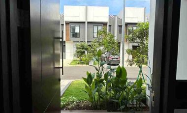 Sewa Rumah 2 Lantai Summarecon Crown Gading Nego