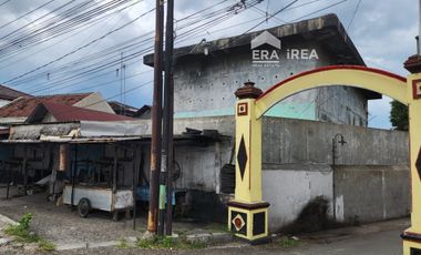 RUANG USAHA 2 LANTAI DIJUAL DI SOLO TIMUR DEKAT PASAR MASARAN