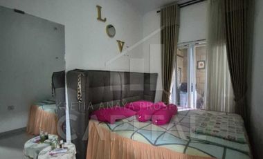 RUMAH FULLY FURNISHED SIAP HUNI DAN STRATEGIS DI ARCAMANIK BANDUNG