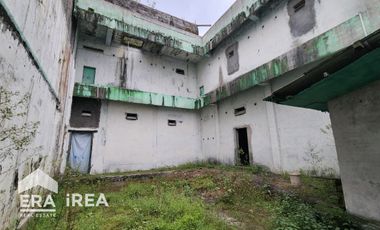 RUANG USAHA 2,5 LANTAI DIJUAL DI SOLO TIMUR DEKAT UNIVERSITAS TERBUKA, MITRA SWALAYAN DAN PASAR JATEN