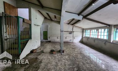 RUANG USAHA 2,5 LANTAI DIJUAL DI SOLO TIMUR DEKAT UNIVERSITAS TERBUKA, MITRA SWALAYAN DAN PASAR JATEN