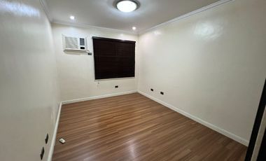 FOR RENT: 4BR, 3 Bathroom Newly Renovated and Semi-Furnished Townhouse in Kapitolyo, 5 mins from BGC
