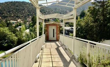 Exclusiva Casa de Lujo en Quinchamalí