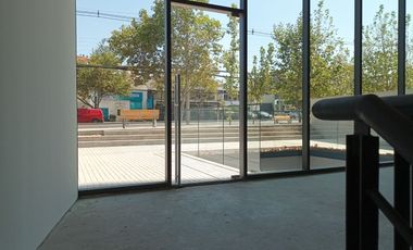 ARRIENDO Local Comercial de 217,54 m2 Nivel calle, Vitacura