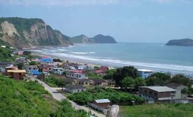 Venta de Casa Cerca al Mar en Puerto Cayo Manabi