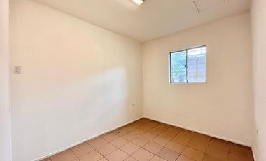 Se arrienda local comercial céntrica amplia, 3 privados, recepción, bodega, Estado con Rodriguez, Curicó