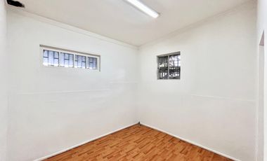 Se arrienda local comercial céntrica amplia, 3 privados, recepción, bodega, Estado con Rodriguez, Curicó