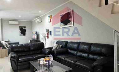 Harga Menarik! Rumah 2 Lantai Semi Furnished di Premier Riviera Jatinegara | LT 105 m²  Nego Siap Huni !!