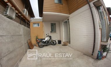 ARRENDAMOS Casa ampliada frente a extenso parque