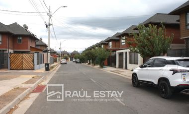 ARRENDAMOS Casa ampliada frente a extenso parque