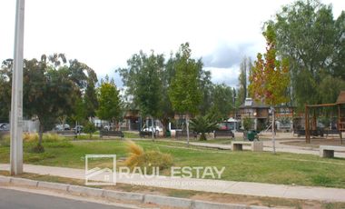 ARRENDAMOS Casa ampliada frente a extenso parque