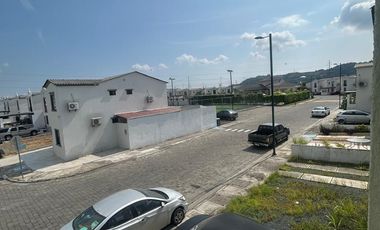 ALQUILER/RENTA CASA AMOBLADA EN URBANIZACION LA RIOJA, ETAPA LA MANCHA