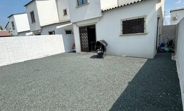 ALQUILER/RENTA CASA AMOBLADA EN URBANIZACION LA RIOJA, ETAPA LA MANCHA