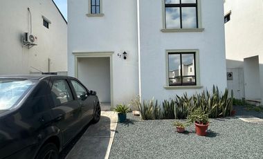 ALQUILER/RENTA CASA AMOBLADA EN URBANIZACION LA RIOJA, ETAPA LA MANCHA