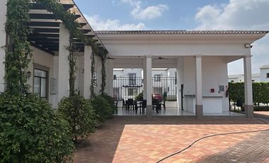 ALQUILER/RENTA CASA AMOBLADA EN URBANIZACION LA RIOJA, ETAPA LA MANCHA