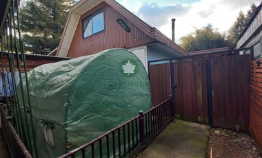 Venta de amplia casa con cabaña sector Avda. Simpson