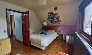 Venta de amplia casa con cabaña sector Avda. Simpson