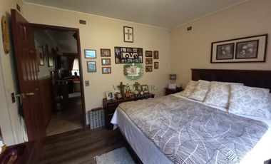 Venta de amplia casa con cabaña sector Avda. Simpson