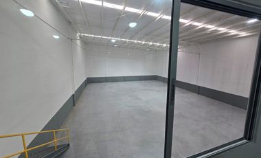 Bodega Nave Industrial Comedor Oficinas Lista con Oficinas y Baños 638 Mts Santa Catarina La Puerta