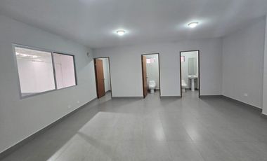 Bodega Nave Industrial Comedor Oficinas Lista con Oficinas y Baños 638 Mts Santa Catarina La Puerta