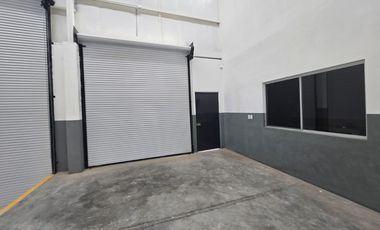 Bodega Nave Industrial Comedor Oficinas Lista con Oficinas y Baños 638 Mts Santa Catarina La Puerta
