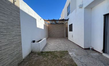 CASA EN VENTA EN FRACCIONAMIENTO ISLA DEL ENCANTO