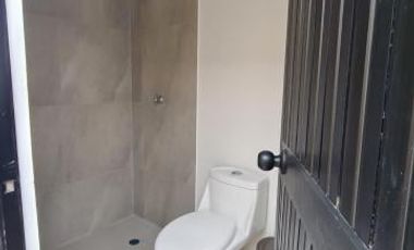 Venta de Casa Moderna con Piscina, Sector Samborondón, Ecuador