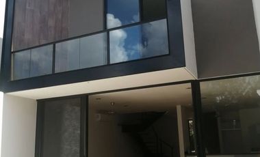 TOWN HOUSE EN RENTA EN SANTA GERTRUDIS COPO