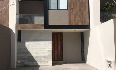TOWN HOUSE EN RENTA EN SANTA GERTRUDIS COPO