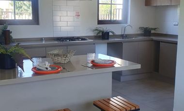 Arriendo linda Casa 3D 3B, Lo Campino en Condominio privado. Disponible a partir de Mayo 2026.