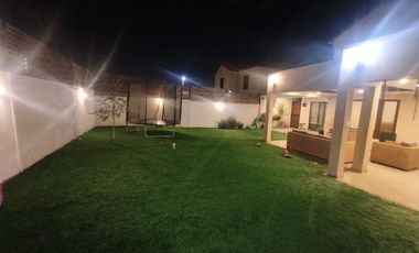 Arriendo linda Casa 3D 3B, Lo Campino en Condominio privado. Disponible a partir de Mayo 2026.