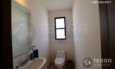 SE VENDE Casa 🏡, Equipada, buena orientación con respecto al sol🌞 en Cto Apeninos, Fracc. La Reserva Celaya,Gto.