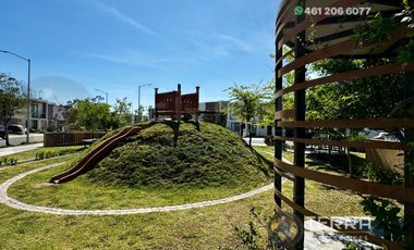 SE VENDE Casa 🏡, Equipada, buena orientación con respecto al sol🌞 en Cto Apeninos, Fracc. La Reserva Celaya,Gto.